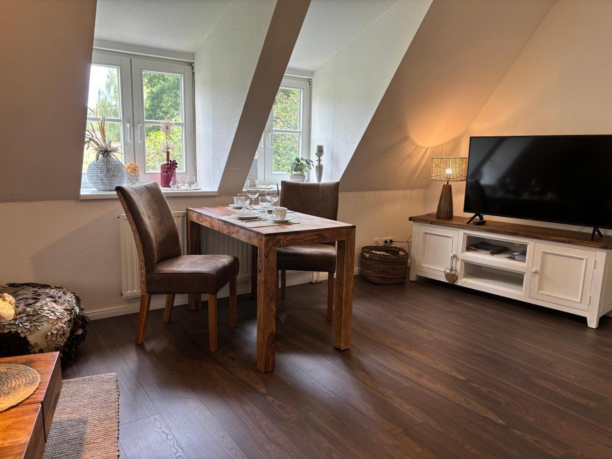 4 Wunderschoene Ferienwohnungen Im Kavaliershaus Schwerin  Luaran gambar